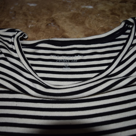 Medium The Limited Perfect Tee - Picture 2 of 3